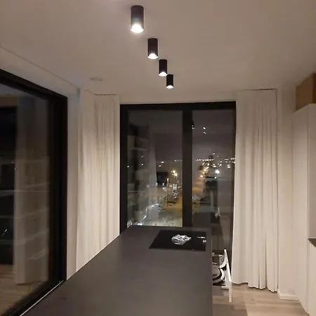 Port Side Incl Parking Apartment *