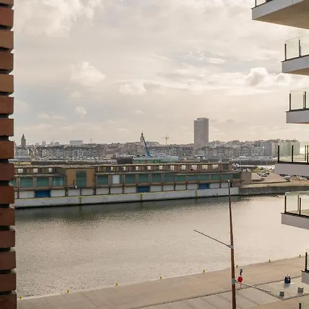 Port Side Incl Parking Apartment *