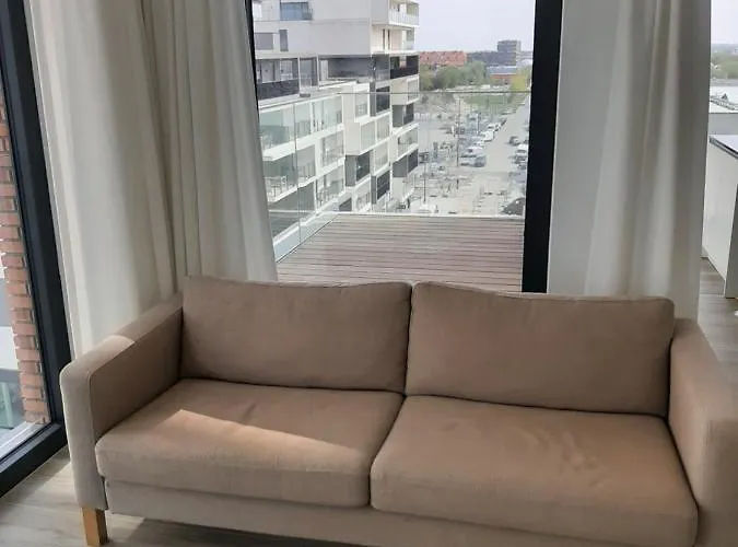 Port Side Incl Parking Apartamento