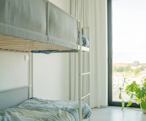 Port Side Incl Parking 아파트