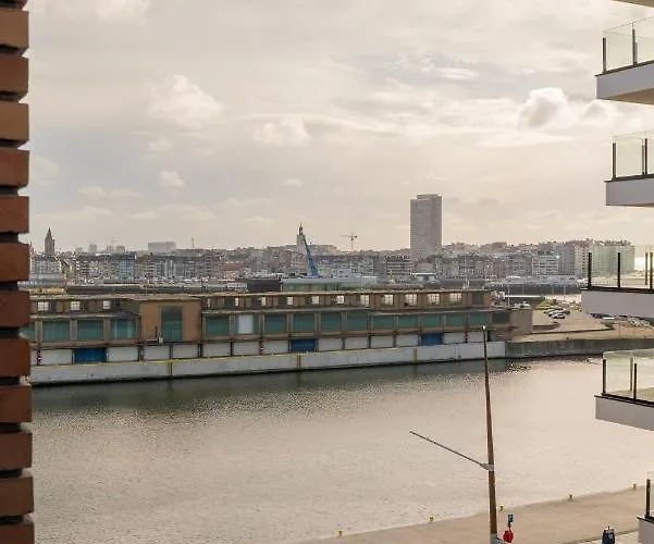 Port Side Incl Parking 아파트 *