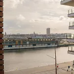 Port Side Incl Parking Lejlighed *