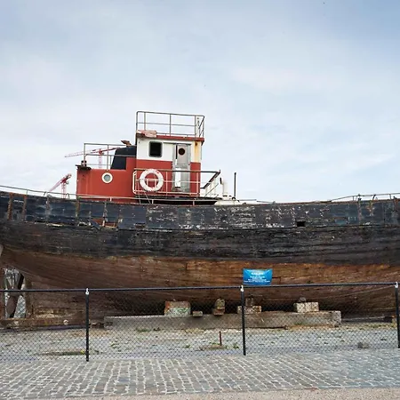 Port Side Incl Parking Lejlighed *